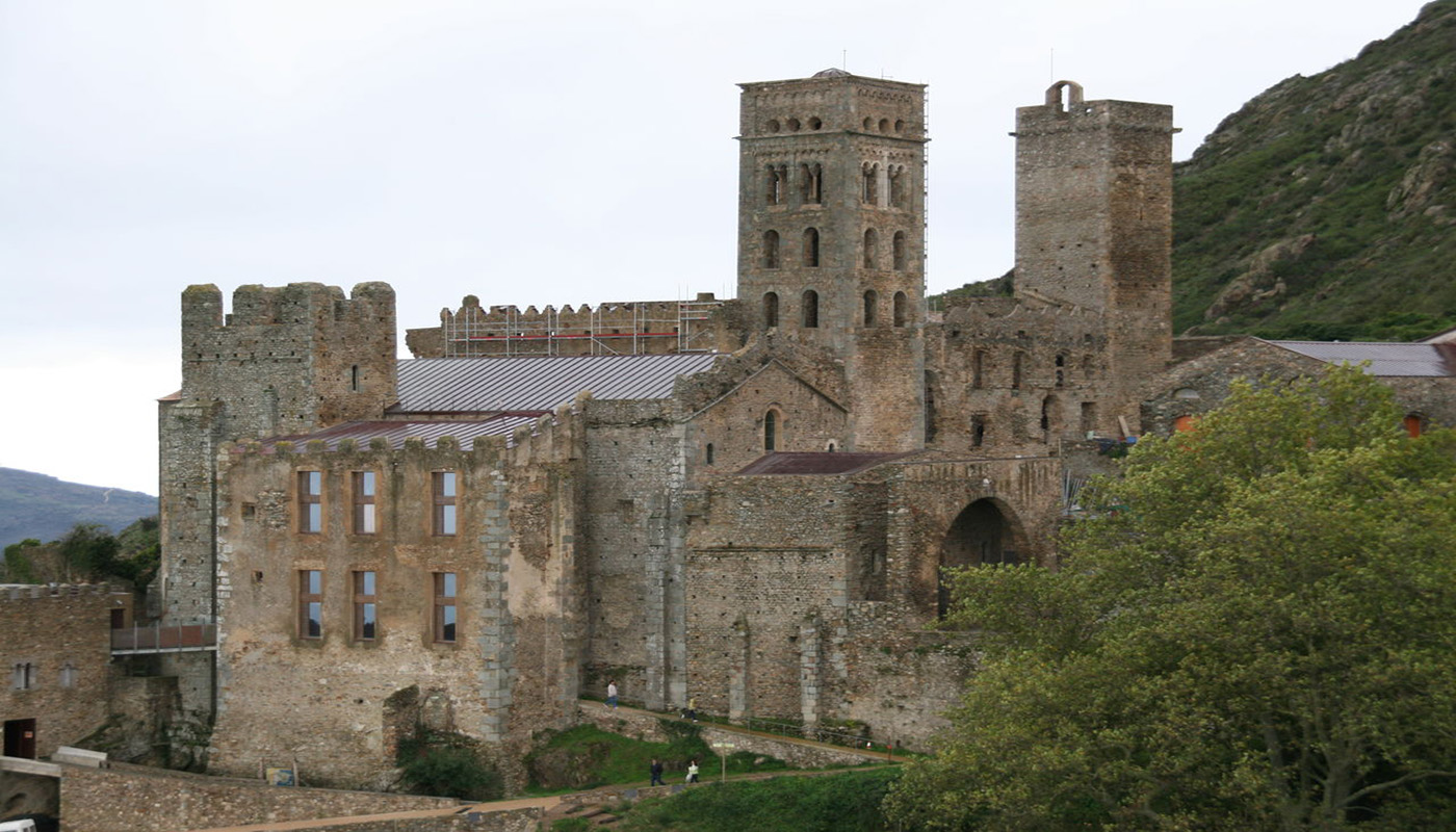 Monestir de Sant Pere de Rodes, El Port de la Selva