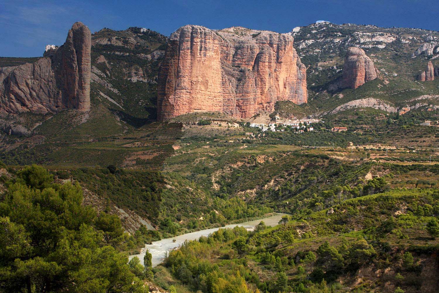 paysage d'aragon: Riglos en espagne