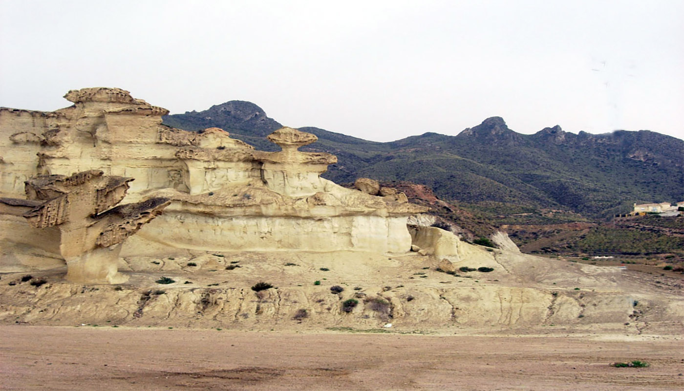 Erosiones de Bolnuevo y sierra de las Moreras