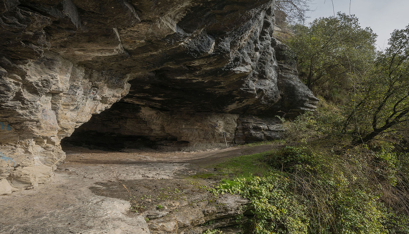 Los Goros Cave in the Badaia Mountain Range. Álava