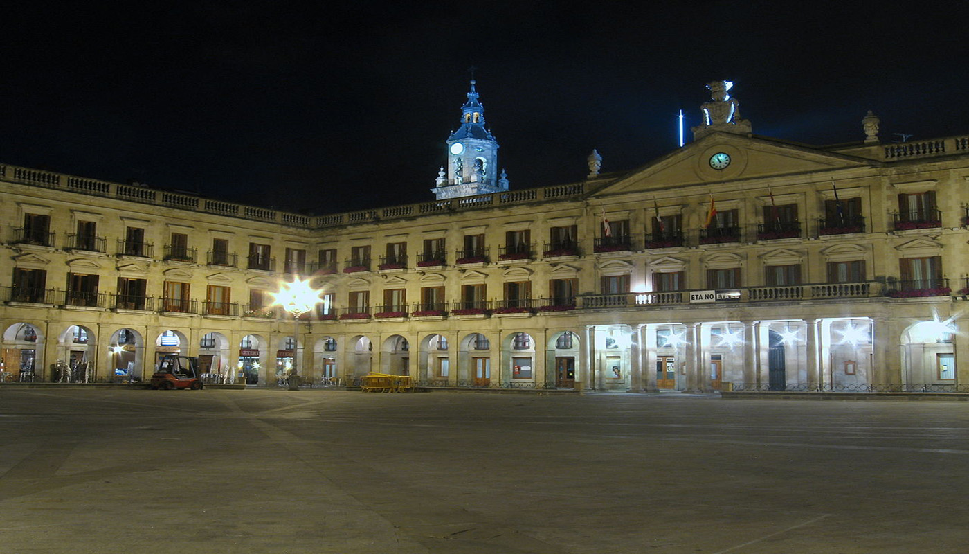 Desc: Plaza Nueva de Vitoria-Gasteiz